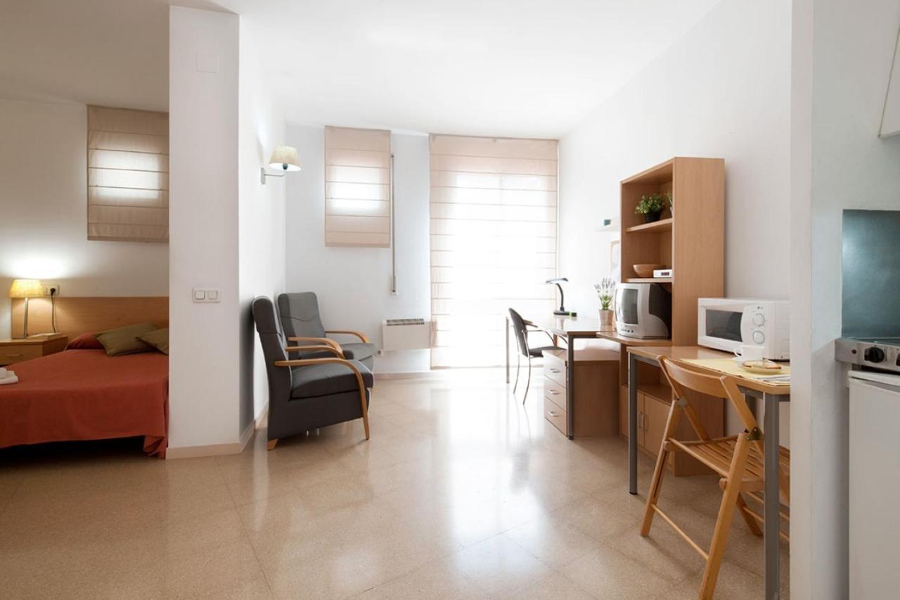 Residencia Universitaria Resa Francesc Giralt I Serra ตาราสซา ภายนอก รูปภาพ