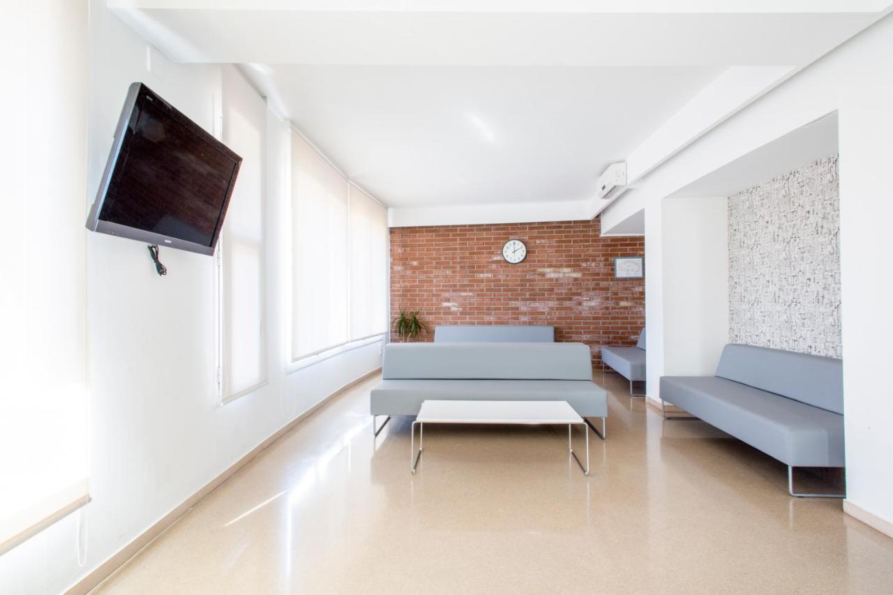 Residencia Universitaria Resa Francesc Giralt I Serra ตาราสซา ภายนอก รูปภาพ